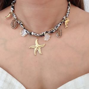 Ατσάλινο Κολιέ με Ύφασμα Leopard & Θαλασσινά CharmsN65