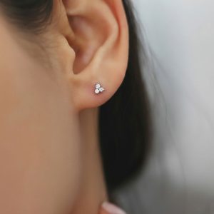 Σκουλαρίκια Ατσάλι Ασημί Μίνι Τριγωνικό Σχέδιο με ΣτραςA3727B