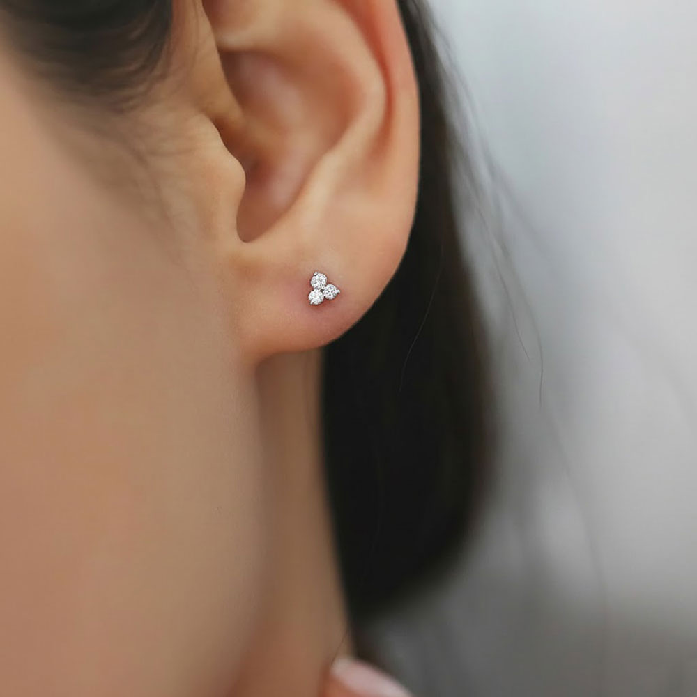 Σκουλαρίκια Ατσάλι Ασημί Μίνι Τριγωνικό Σχέδιο με Στρας Σκουλαρίκια Ατσάλι Ασημί Μίνι Τριγωνικό Σχέδιο με ΣτραςA3727B