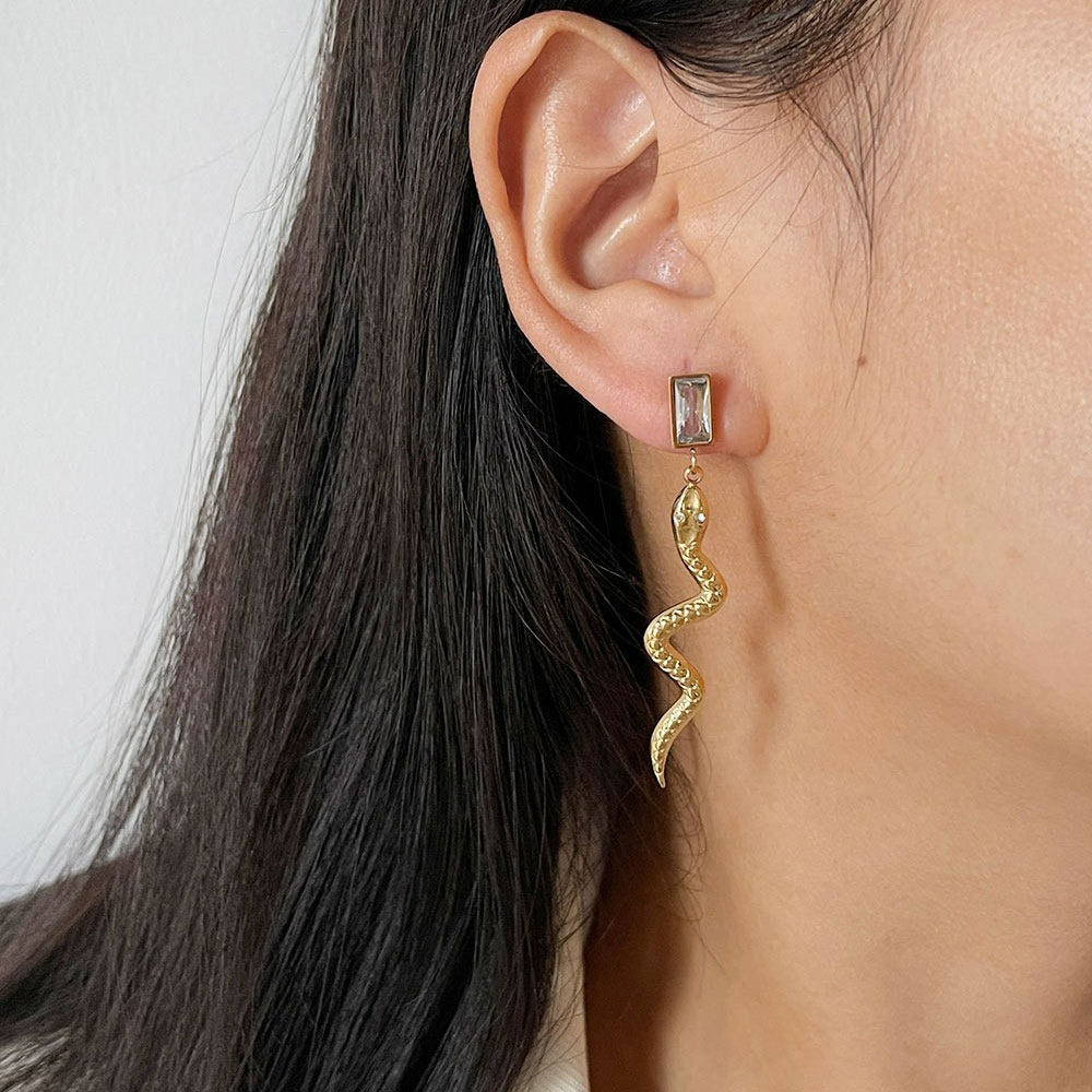 Σκουλαρίκια Ατσάλι Χρυσό Φίδι με Κρύσταλλο Σκουλαρίκια Ατσάλι Χρυσό Φίδι με ΚρύσταλλοA791-1