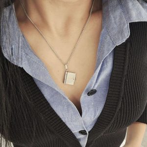 Ατσάλινο Vintage Βιβλίο Κρεμαστό - ΑσημίA23005B