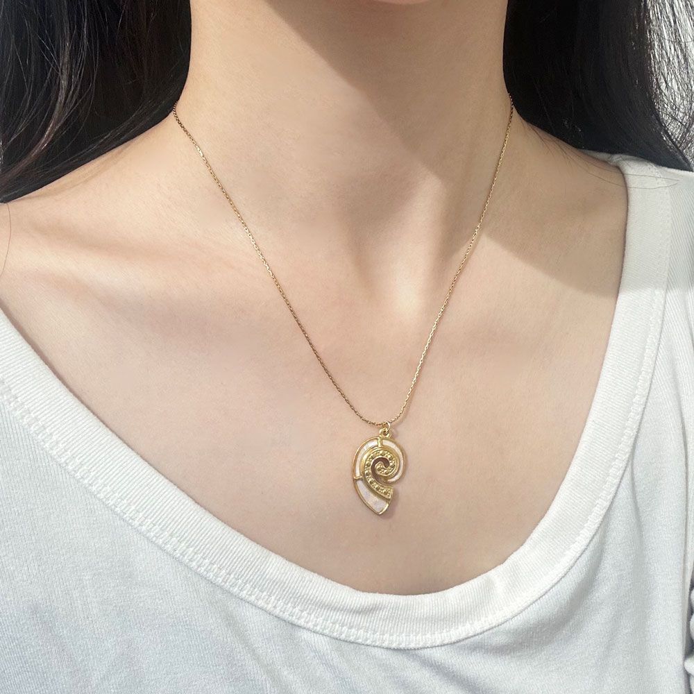 Ατσάλινο Κολιέ “Χρυσό Κοχύλι” Ατσάλινο Κολιέ “Χρυσό Κοχύλι”A33073