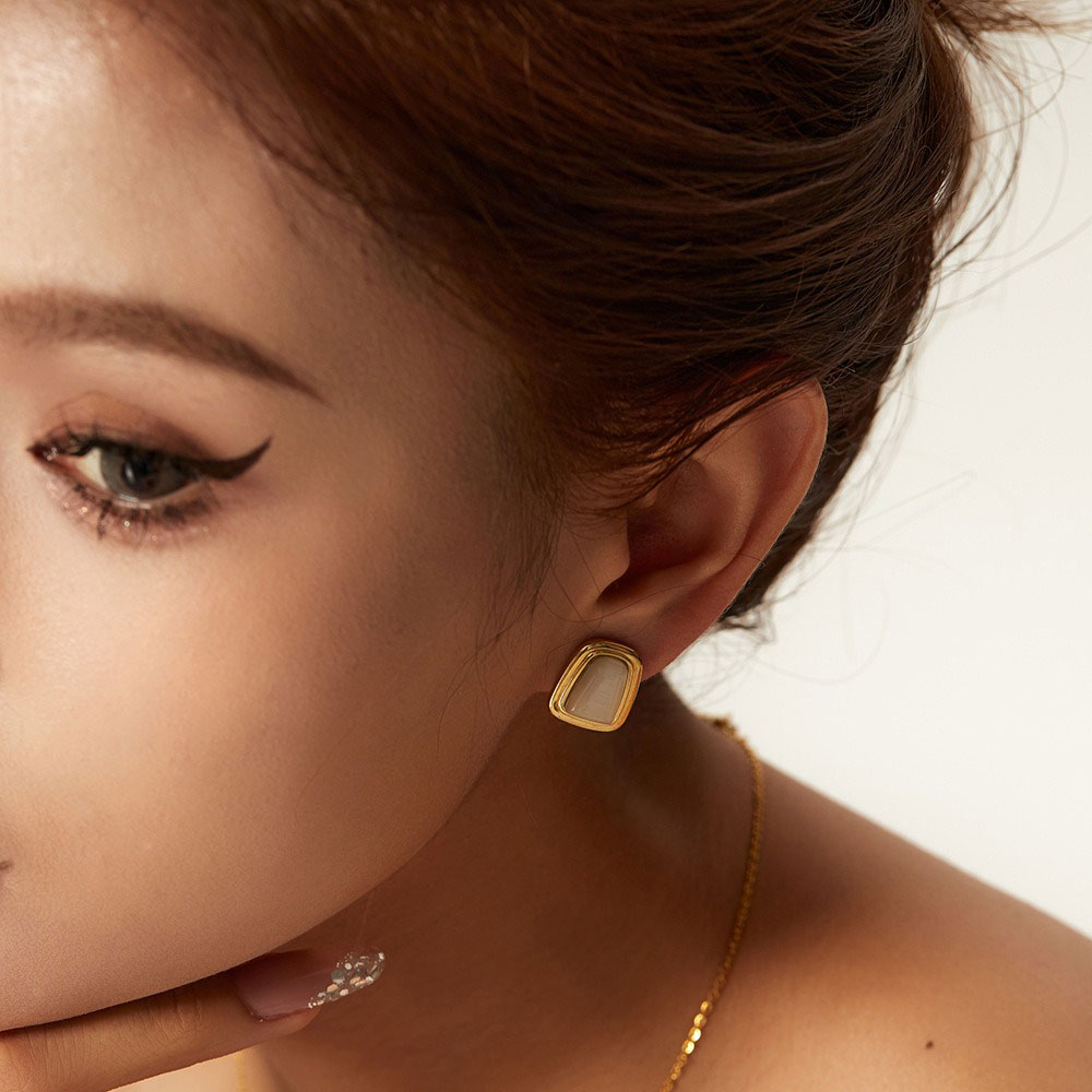 Σκουλαρίκια Ατσάλι Χρυσά με Μπεζ Πέτρα Σκουλαρίκια Ατσάλι Χρυσά με Μπεζ ΠέτραA3448-1