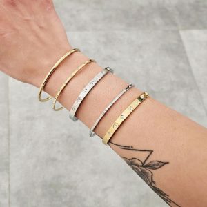 Ατσάλινη Χειροπέδα Βέργα Με Πέτρες Ζιργκόν - ΑσημίA35008