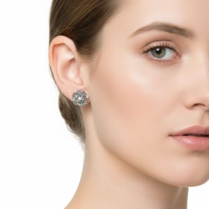 Σκουλαρίκια από Ατσάλι σε Πλεκτό Σχέδιο Λουλουδιού με ΠέρλαA35033