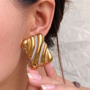 Σκουλαρίκια Καρφωτά Χρυσά Με Ασημί ΛεπτομέρειαA35068