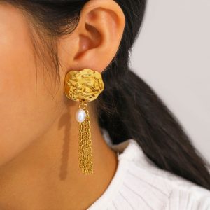 Σκουλαρίκια Ατσάλι Ανάγλυφα με Μαργαριτάρι & Αλυσίδες - ΧρυσόA35084A