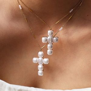 Ατσάλινο κολιέ με σταυρό και πέρλες Stainless steel necklace with pearl crossA35135