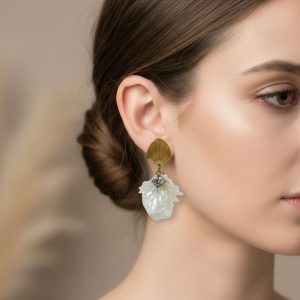 Σκουλαρίκια Ατσάλι Όστρακο με Μαργαριταρένια ΠέταλαA60007A