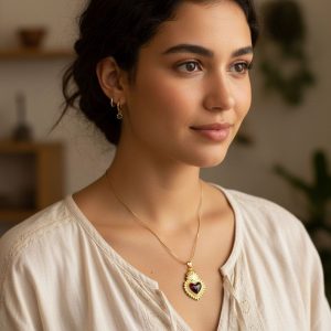 Ατσάλινο κολιέ με κόκκινη καρδιάA70008