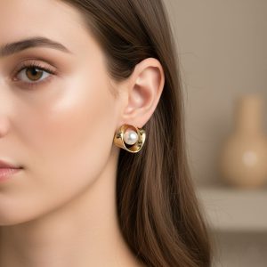Ατσάλινα Χρυσά Σκουλαρίκια με Πέρλα και Γεωμετρικό Ακανόνιστο ΣχέδιοB3108