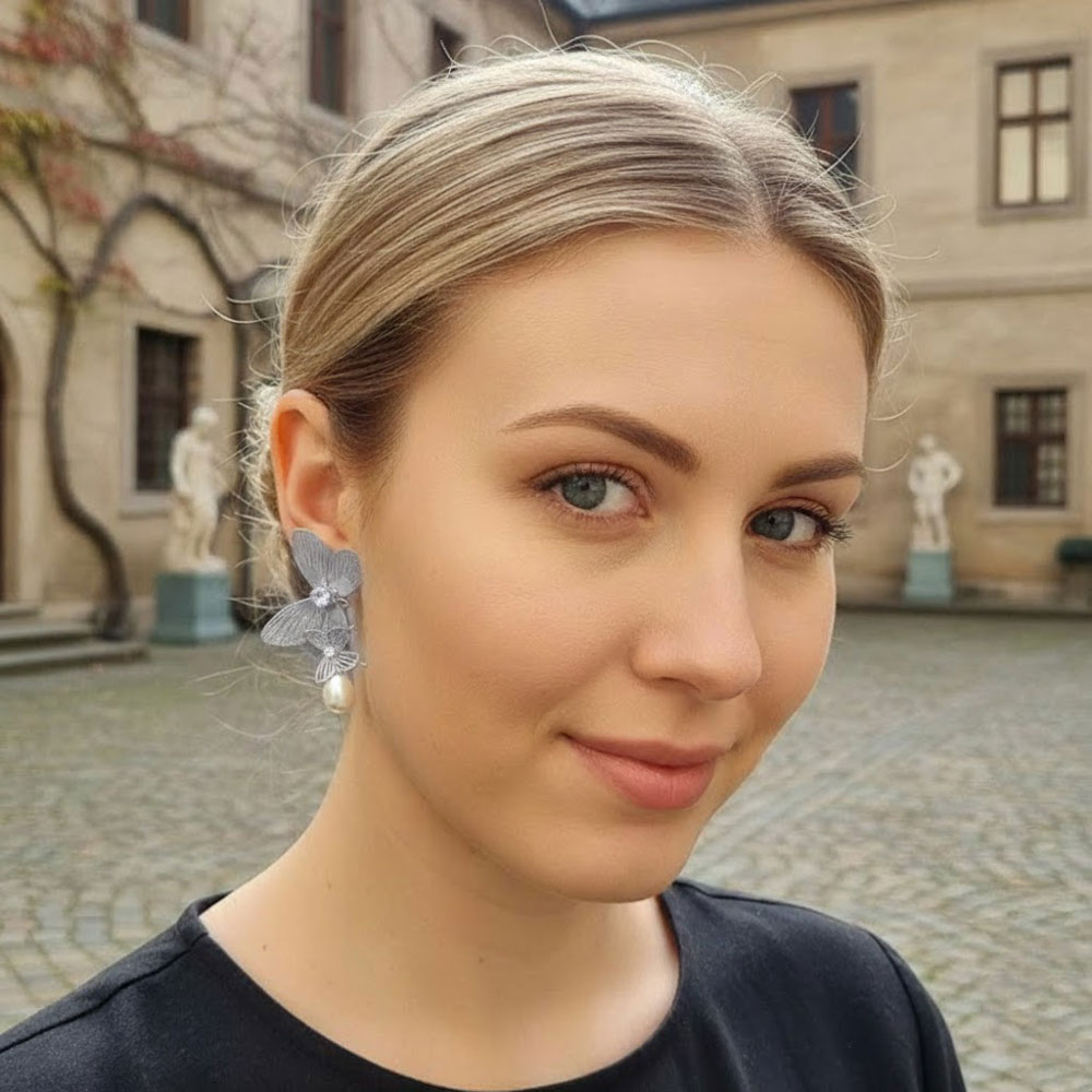 Σκουλαρίκια Ατσάλι Ασημί με Διπλή Πεταλούδα Κρεμαστή Πέρλα και Στρας Stainless Steel Silver Butterfly Earrings with Pearl and Crystals Σκουλαρίκια Ατσάλι Ασημί με Διπλή Πεταλούδα Κρεμαστή Πέρλα και Στρας Stainless Steel Silver Butterfly Earrings with Pearl and CrystalsX00443B