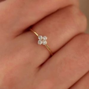 Ατσάλινο Ρυθμιζόμενο Δαχτυλίδι Σε Σχήμα Λουλούδι Με Πέτρες Ζιργκόν - ΑσημίX0069B