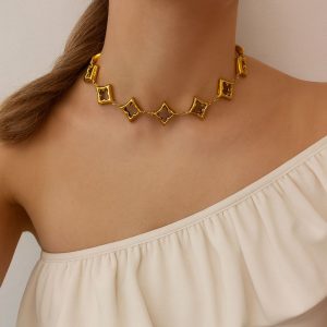 Κολιέ με γεωμετρικά τετράγωνα μοτίφ - ΧρυσόN74