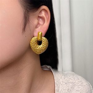 Σκουλαρίκια Ατσάλι Ανάγλυφη ΚαρδιάA1133