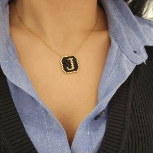 Ατσάλινο Μονόγραμμα ''J'' Με Μαύρες Και Χρυσές ΧάντρεςA23016J