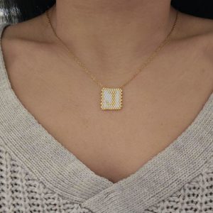 Ατσάλινο Μονόγραμμα ''J'' Με Λευκές Και Χρυσές ΧάντρεςA23017J