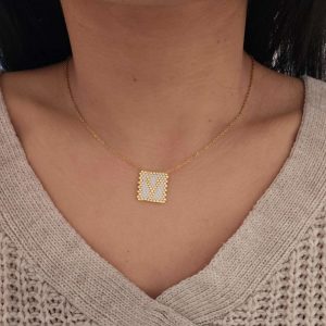 Ατσάλινο Μονόγραμμα ''Y'' Με Λευκές Και Χρυσές ΧάντρεςA23017Y