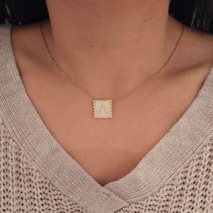 Ατσάλινο Μονόγραμμα ''Λ'' Με Λευκές Και Χρυσές ΧάντρεςA23017Λ