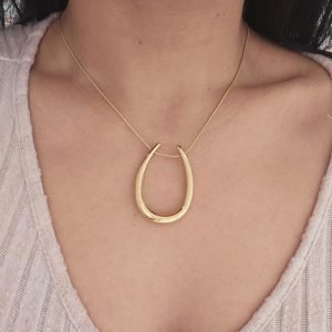 Ατσάλινο Κολιέ Με Κρεμαστό ΠέταλοA3667A