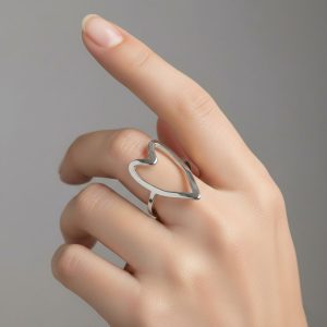 Ατσάλινο Δαχτυλίδι Μακρόστενη Καρδιά Ασημί ΧρώμαX00521B