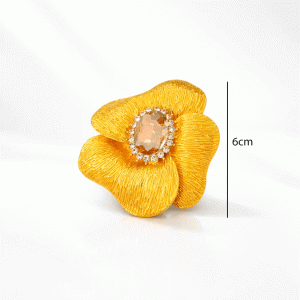 Καρφίτσα Λουλούδι με Κεντρική Πέτρα σε Χρυσό ΧρώμαX00497