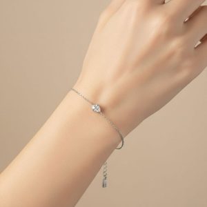 Λεπτό Ατσάλινο Βραχιόλι με Σταγόνα Στρας Ασημί ΧρώμαA3243-1B