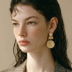 Ατσάλινα Μακριά Σκουλαρίκια με Μαρμαροειδές Ιβουάρ Φινίρισμα Χρυσό ΧρώμαA3345-1