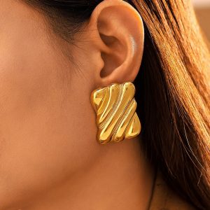 Ορθογώνια Ατσάλινα Σκουλαρίκια με Ανάγλυφη Κυματιστή Υφή σε Χρυσό ΧρώμαA35071A